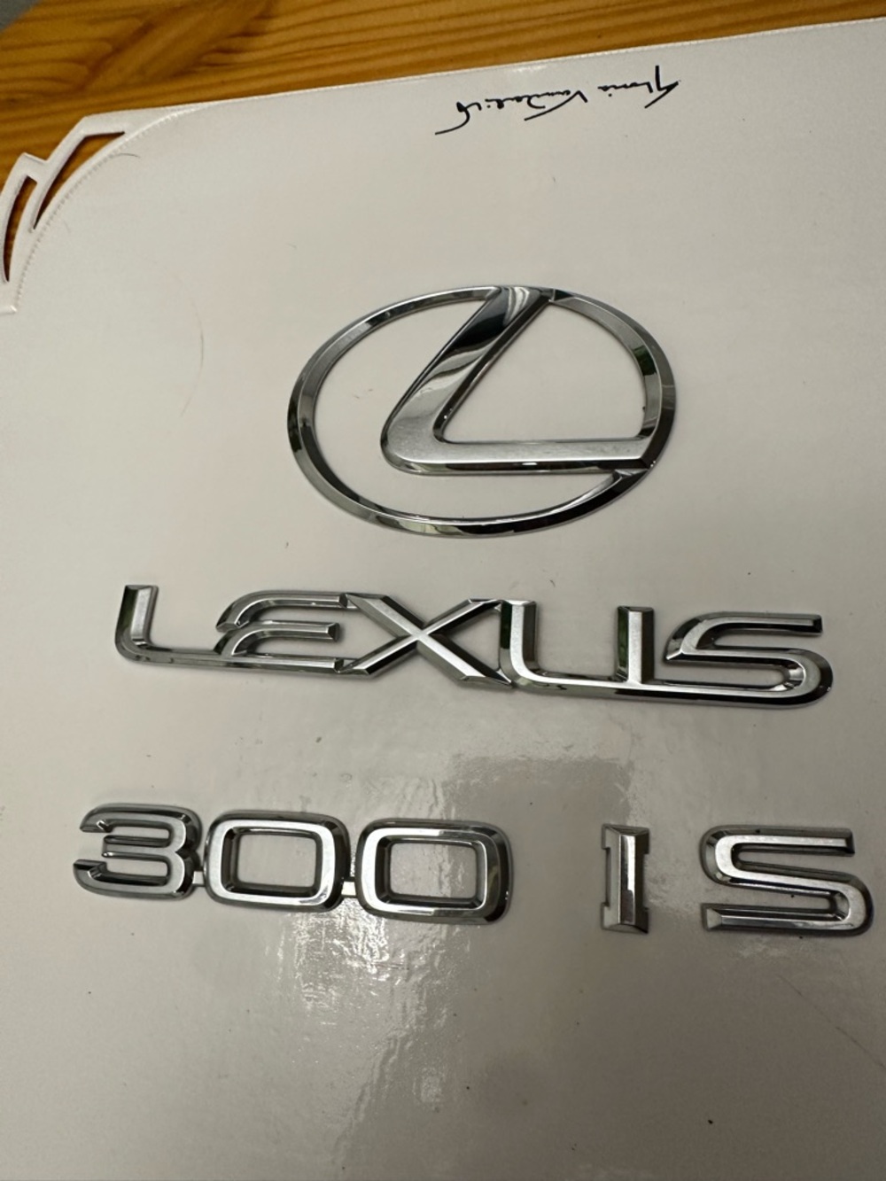 Lexus Chrome Emblem Set - Silver - Picture 2 of 3